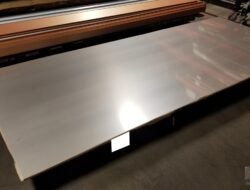 Stainless Steel Gowning Bench For Superior Hygiene